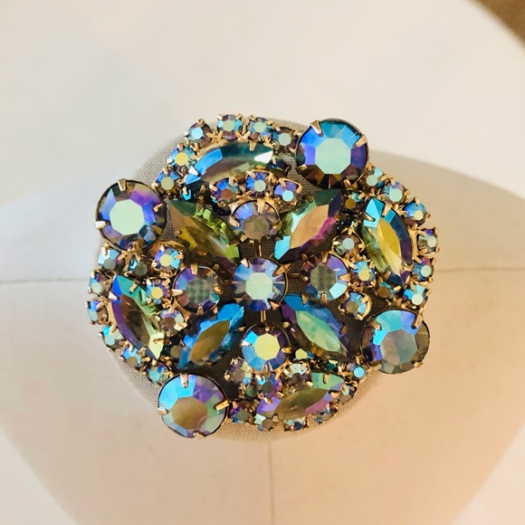 Vintage aurora borealis rhinestone Crystal brooch  💎 - Picture 3 of 15